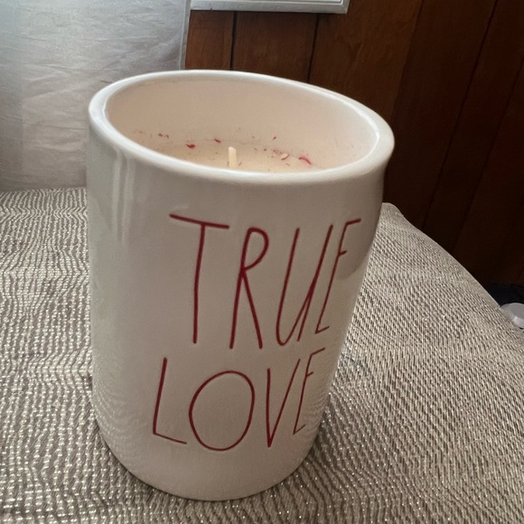 NEW Rae Dunn True Love Chocolate Strawberry Candle 13.2 Ounces Ceramic Jar New - Picture 2 of 7